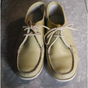 Lace up Sperry boat shoes
